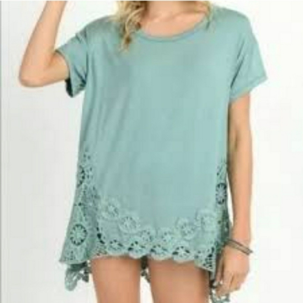 New Jodifl Sage Green Crochet Lace Hi Lo Top